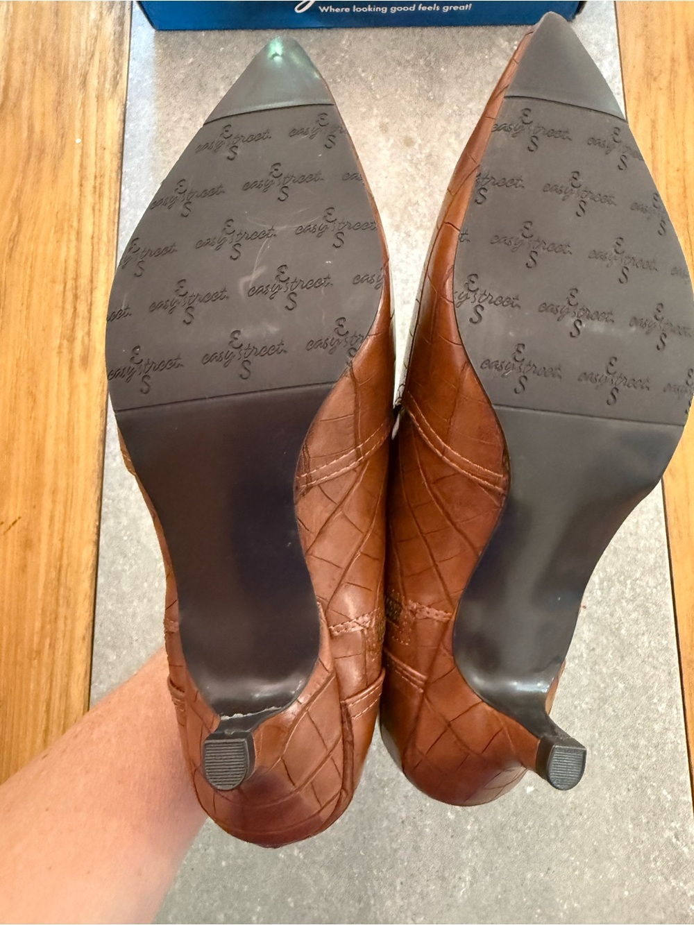 Easy Street Annalee Kitten Heel Bootie Brown Croco Pointed Toe Ankle Boots 9W - Picture 11 of 13